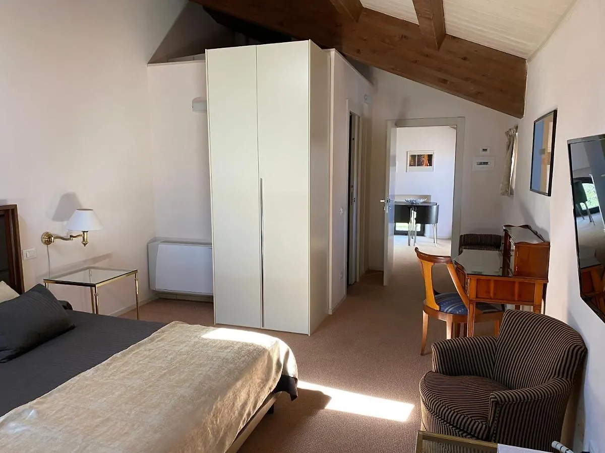 アパートホテル Miramare Apartments&Suites ラ・スペツィア