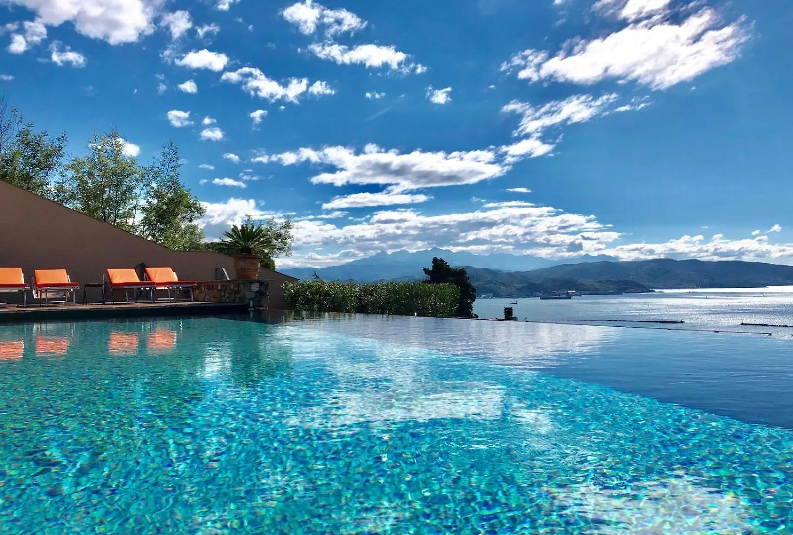 Miramare Apartments&Suites La Spezia 3*,