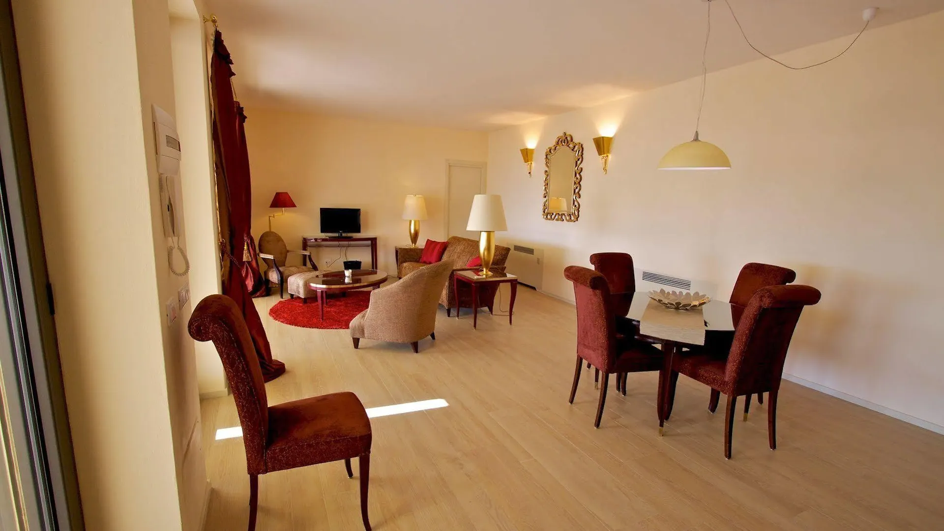 Miramare Apartments&Suites La Spezia Italië
